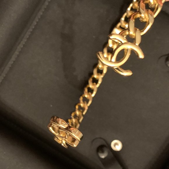 SOLD     Chanel 22C Gold CC Choker Necklace MEDIUM - Picture 9 of 11